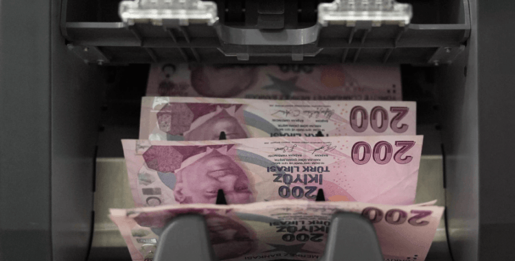 En düşük emeklilik aylığını 20 bin liraya yükselten düzenleme kabul edildi