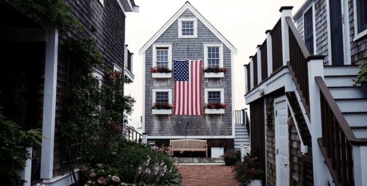 Trump’tan konut hamlesi: Bankalara ev yasağı