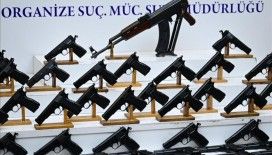 İstanbul'da suç örgütlerine yönelik operasyonlarda yakalanan 128 zanlı tutuklandı