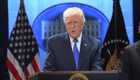 Trump: Küresel olarak yüzde 10'luk gümrük vergisi kararı imzalayacağım