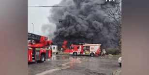 İstanbul'da fabrika yangını: Çok sayıda itfaiye müdahale ediyor