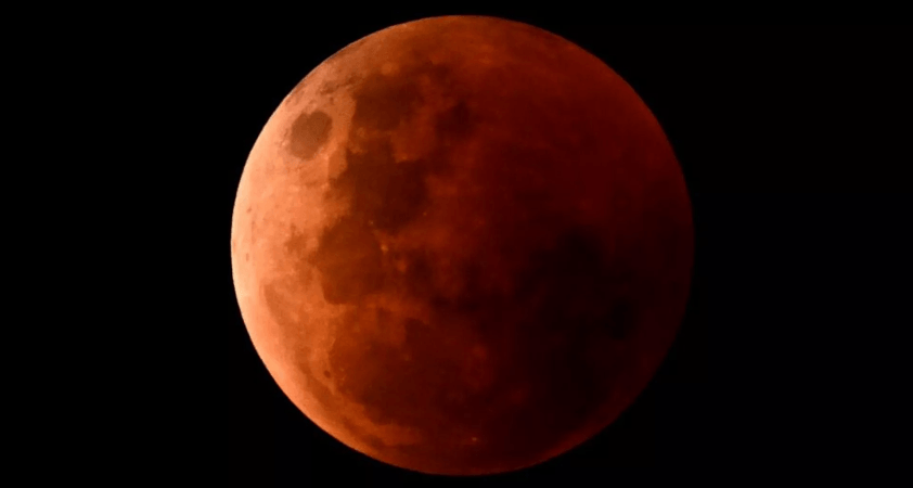 Beklenen gün geldi, dünyanın bir tarafı bu olayı izliyor: Kanlı Ay tutulması Türkiye'den görülecek mi?
