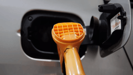 Benzine zam geldi: Akaryakıt fiyatları yükseldi