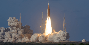 NASA Artemis II görevi kapsamında Orion uzay aracını Ay'a fırlattı