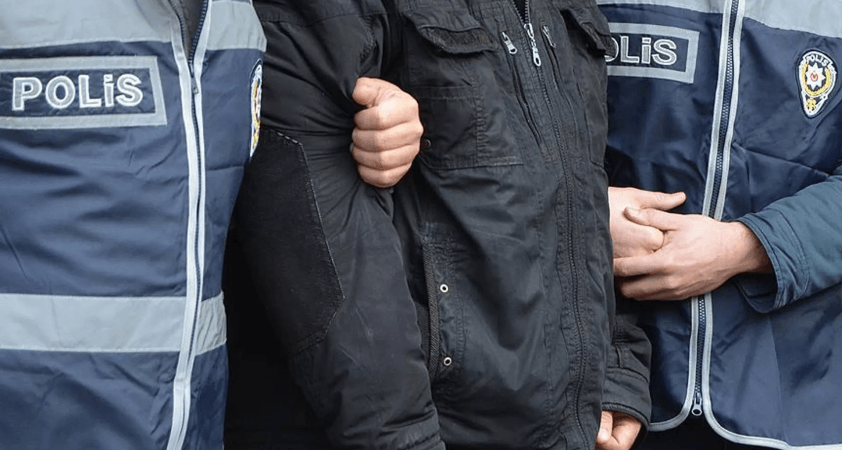 Antalya'da lisede silah tehdidi: 2 öğrenci gözaltına alındı