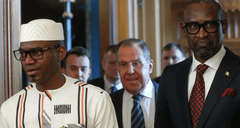 Mali Savunma Bakanı konutuna düzenlenen terör saldırısında öldürüldü