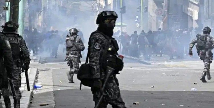 Protestolar sonucu Bolivya Devlet Başkanının maaşı yarıya indiriliyor