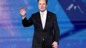 SpaceX halka arzı Elon Musk'ı tarihin ilk dolar trilyoneri yaptı
