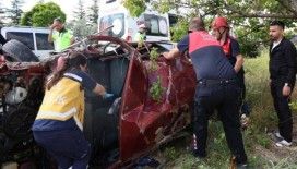 Sınav yolunda kaza geçirdiler: 3 yaralı
