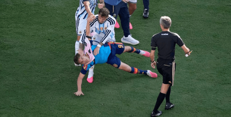FIFA'dan Arjantin'e soruşturma: Dünya Kupası finalinin ardından yaşanan arbede incelenecek