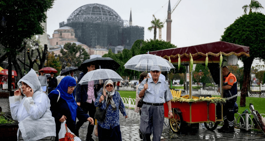 İstanbullular dikkat, AKOM gün verdi: Gök gürültülü sağanak geliyor