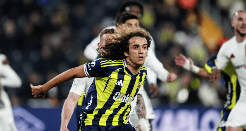 Fenerbahçe'de 2 futbolcuya soruşturma başlatıldı