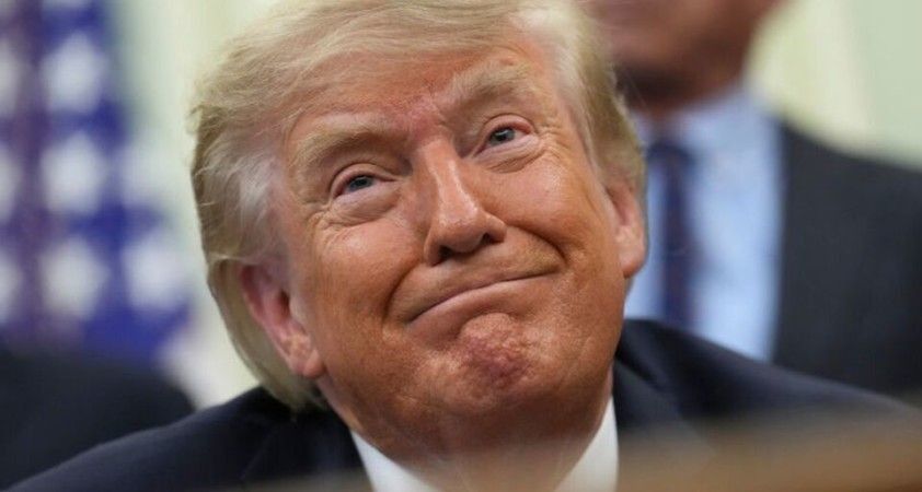 Donald Trump’ın yeni saç rengi gündem oldu: Şapkanın altına saklayarak gezmiş