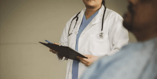 İstanbul'da bıçaklı saldırıya uğrayan doktor ağır yaralandı