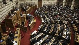 Yunanistan'da anayasa değişikliği için kritik gün: Parlamento son oylamayı yapıyor, protestolar sürüyor