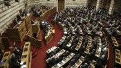 Yunanistan'da anayasa değişikliği için kritik gün: Parlamento son oylamayı yapıyor, protestolar sürüyor