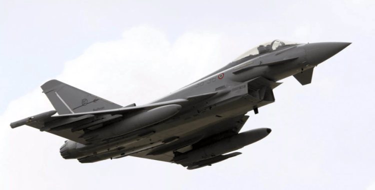Suudi Arabistan'daki üsse yönelik hava saldırısında bir İtalyan Eurofighter savaş uçağı vuruldu