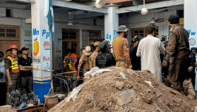 Pakistan'da okulun çatısı çöktü: 28'i çocuk 29 kişi hayatını kaybetti