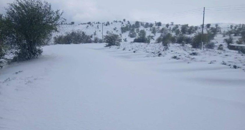 Manisa’ya mevsimin ilk karı düştü