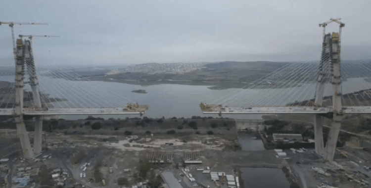 İstanbul'a 8 şeritli yeni köprü geliyor. 196 metre yüksekliğindeki kuleler yükseliyor