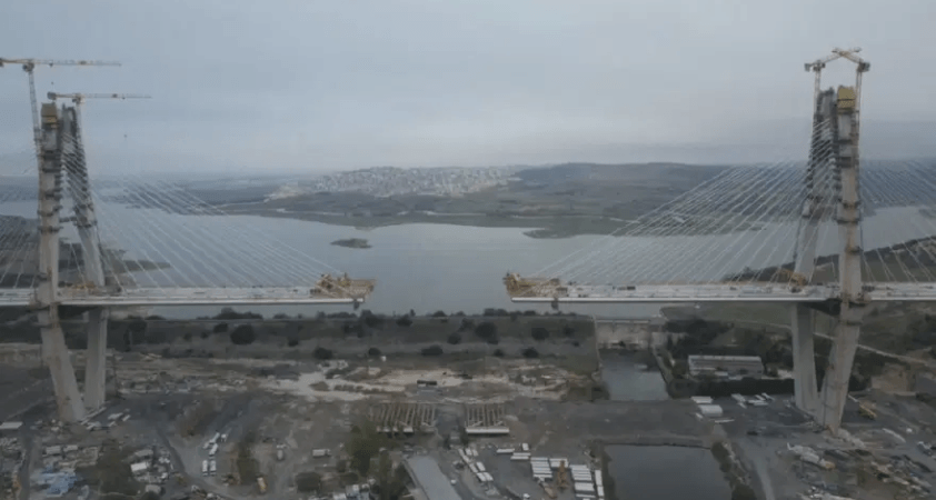 İstanbul'a 8 şeritli yeni köprü geliyor. 196 metre yüksekliğindeki kuleler yükseliyor