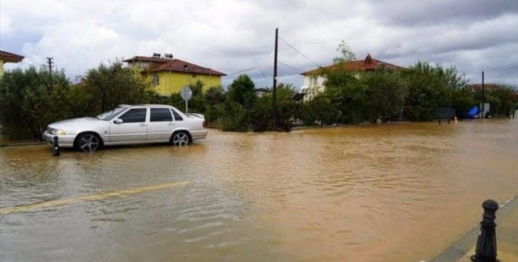 Dalaman'da dere taştı, evler ve tarım arazileri sular altında kaldı: Köyceğiz-Ortaca yolu kapandı